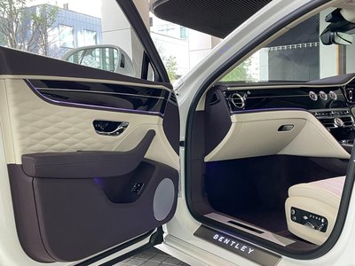 BENTLEY FLYING SPUR - 10