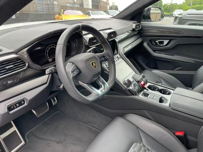 2022 Lamborghini URUS — миниатюра 19