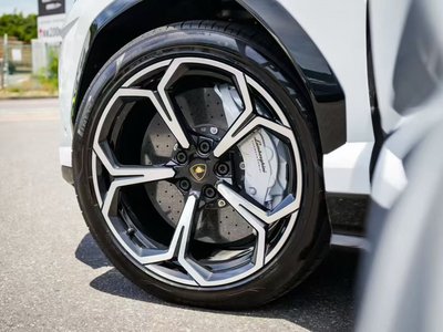 2022 Lamborghini URUS 照片 9