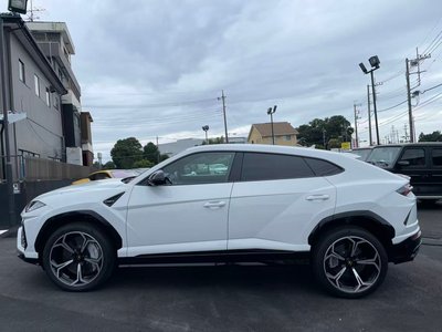 2022 Lamborghini URUS — миниатюра 16