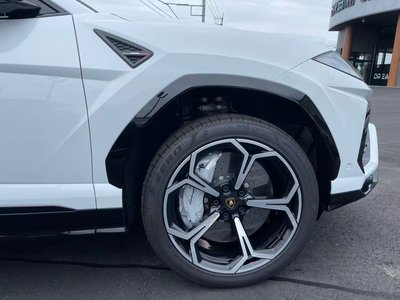 2022 Lamborghini URUS — миниатюра 32