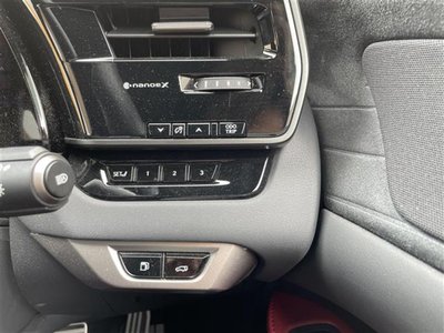 صورة مصغرة 32 لـ 2025 Lexus RX