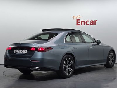 MERCEDES-BENZ E-CLASS - 4