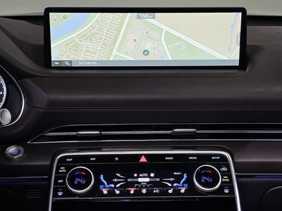 2022 Genesis GV80 thumbnail 22