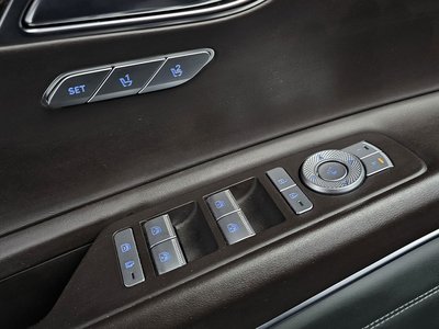 2022 Genesis GV80 thumbnail 36