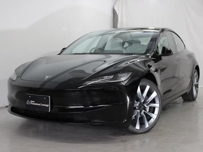 TESLA MODEL 3 - 1