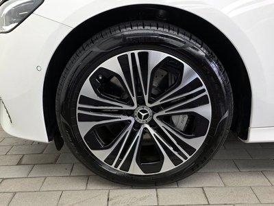 MERCEDES-BENZ E-CLASS - 6