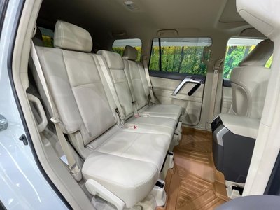 TOYOTA LAND CRUISER PRADO - 9