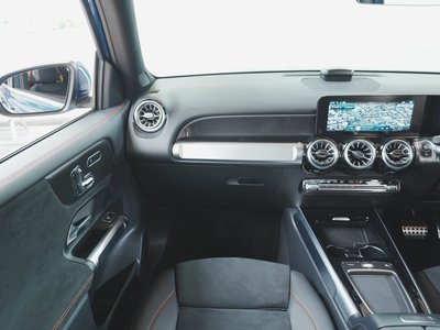 2025 MERCEDES-BENZ GLB AMG — фото 9