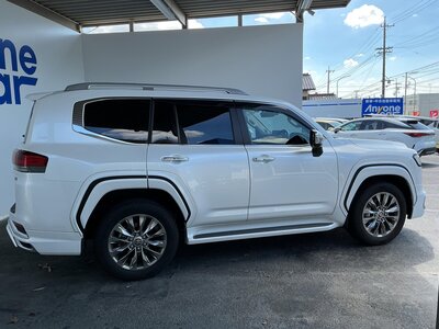 TOYOTA LAND CRUISER 300 - 2