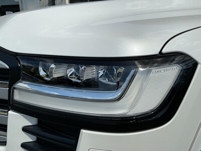 TOYOTA LAND CRUISER 300 - 9