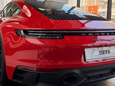 PORSCHE 911 - 4