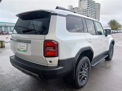 TOYOTA LAND CRUISER 250 - 7