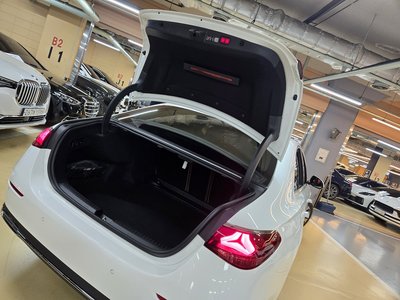 MERCEDES-BENZ E-CLASS - 9