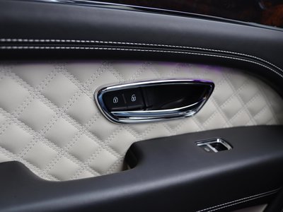 2021 Bentley BENTAYGA — миниатюра 64