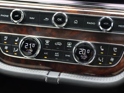 2021 Bentley BENTAYGA — миниатюра 28