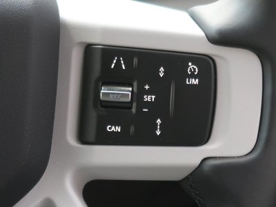 LAND ROVER DEFENDER - 7