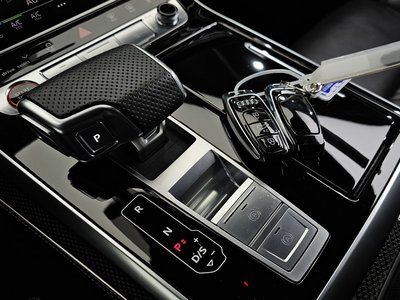 صورة 9 لـ 2021 AUDI SQ8