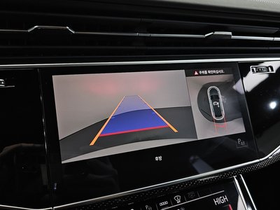2021 AUDI SQ8 — миниатюра 14