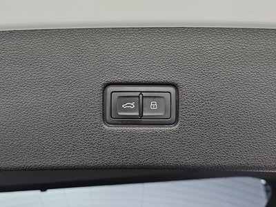 2021 AUDI SQ8 — миниатюра 16