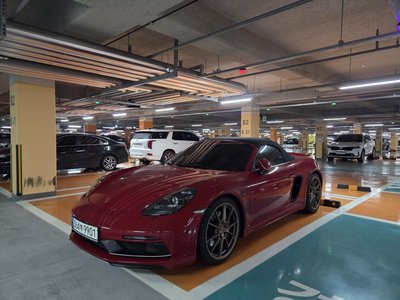 صورة 1 لـ 2021 Porsche 718