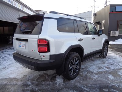 TOYOTA LAND CRUISER 250 - 7