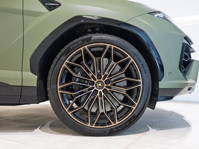2026 Lamborghini URUS — миниатюра 11