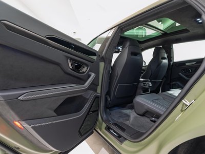 2026 Lamborghini URUS — миниатюра 17