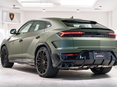 2026 Lamborghini URUS — фото 8