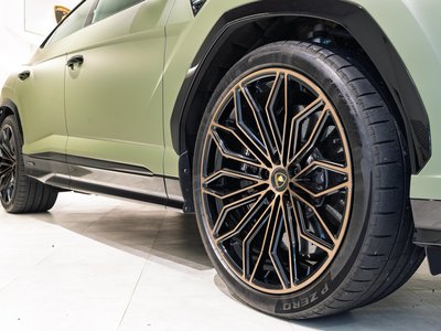 2026 Lamborghini URUS — фото 10