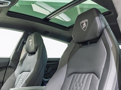 2026 Lamborghini URUS — миниатюра 16