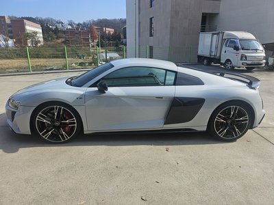 AUDI R8 - 2