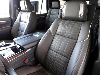 CADILLAC ESCALADE - 10