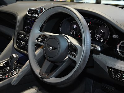 2023 Bentley BENTAYGA — миниатюра 23