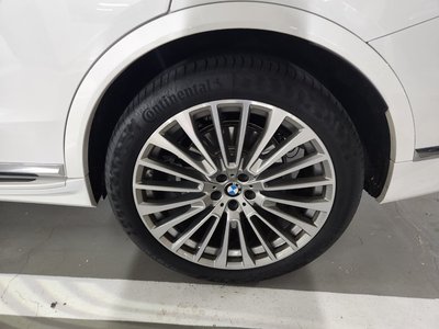 BMW X7 - 7