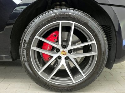 PORSCHE MACAN - 8