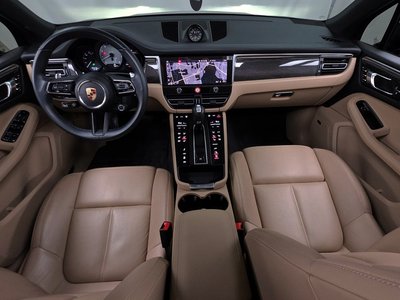 PORSCHE MACAN - 5