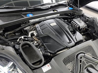 PORSCHE MACAN - 7