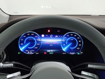 MERCEDES-BENZ EQS - 8