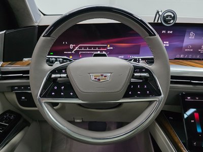 CADILLAC ESCALADE - 10