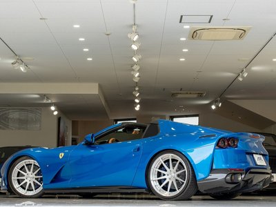 FERRARI 812 - 8
