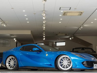 FERRARI 812 - 2