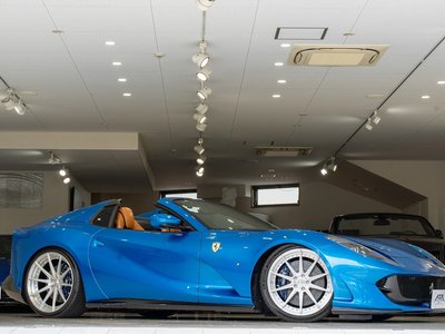 FERRARI 812 - 1
