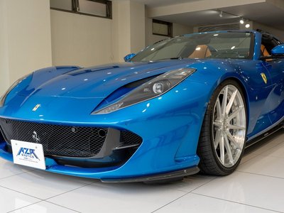 FERRARI 812 - 10