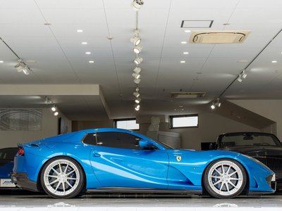 FERRARI 812 - 5