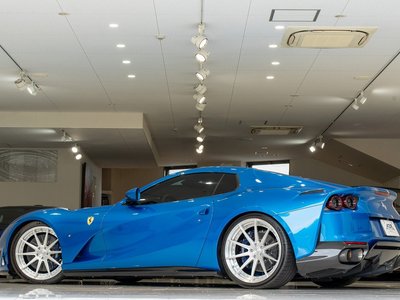 FERRARI 812 - 9