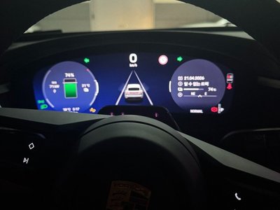 PORSCHE MACAN - 9