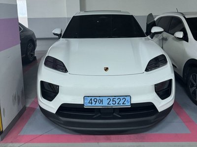 PORSCHE MACAN - 3