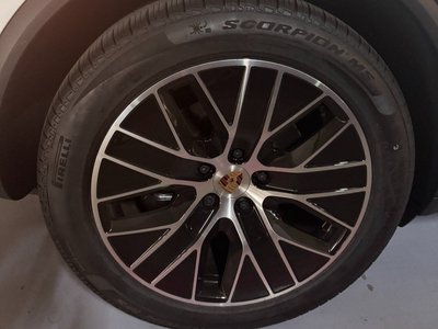 PORSCHE MACAN - 6
