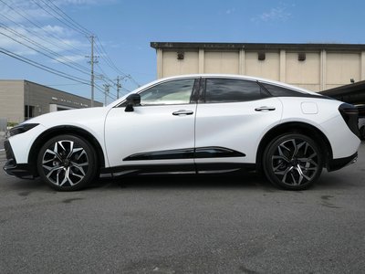 TOYOTA CROWN CROSSOVER - 10